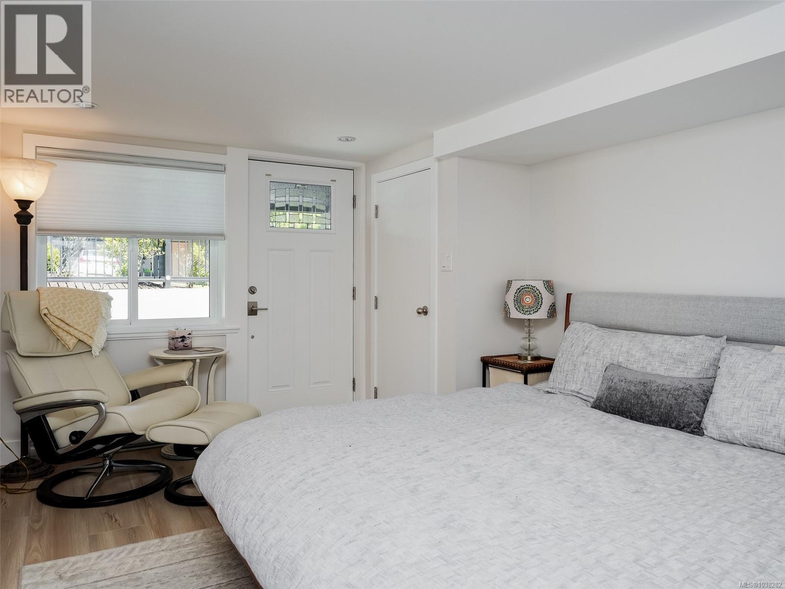 2491 Cadboro Heights Lane - 30