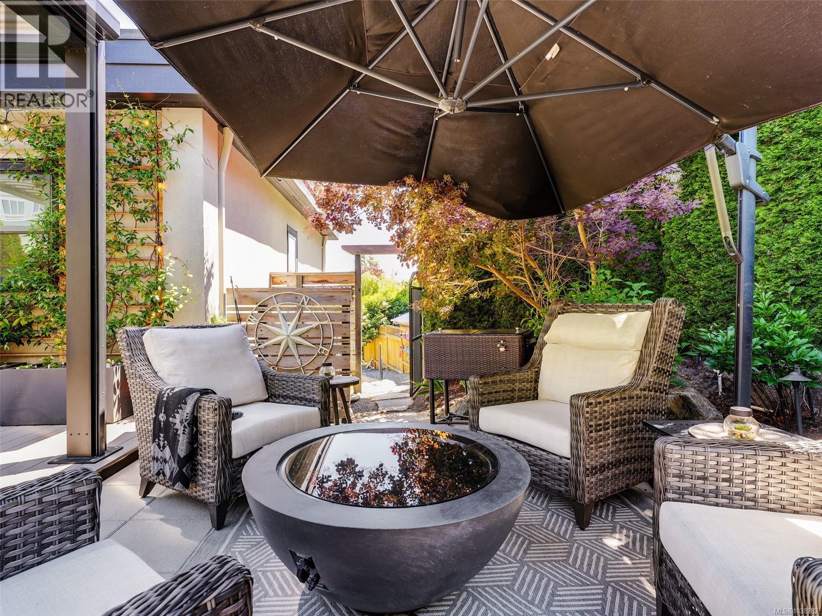  2491 Cadboro Heights Lane, Saanich