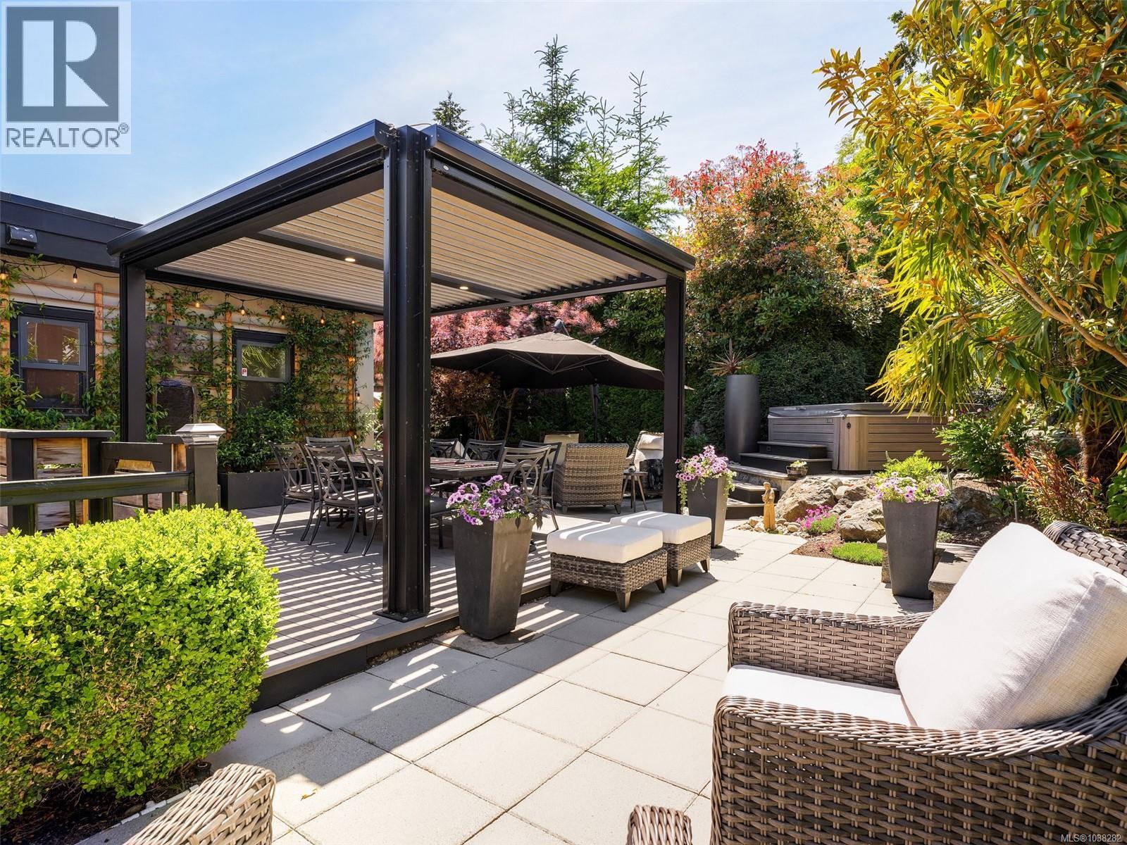  2491 Cadboro Heights Lane, Saanich