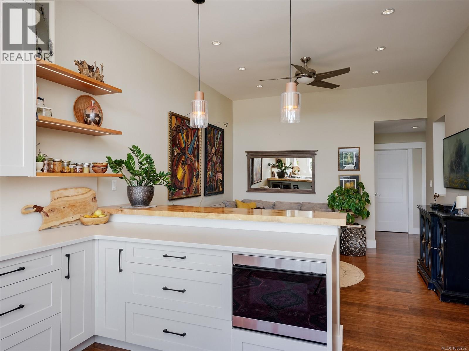 2491 Cadboro Heights Lane - 9