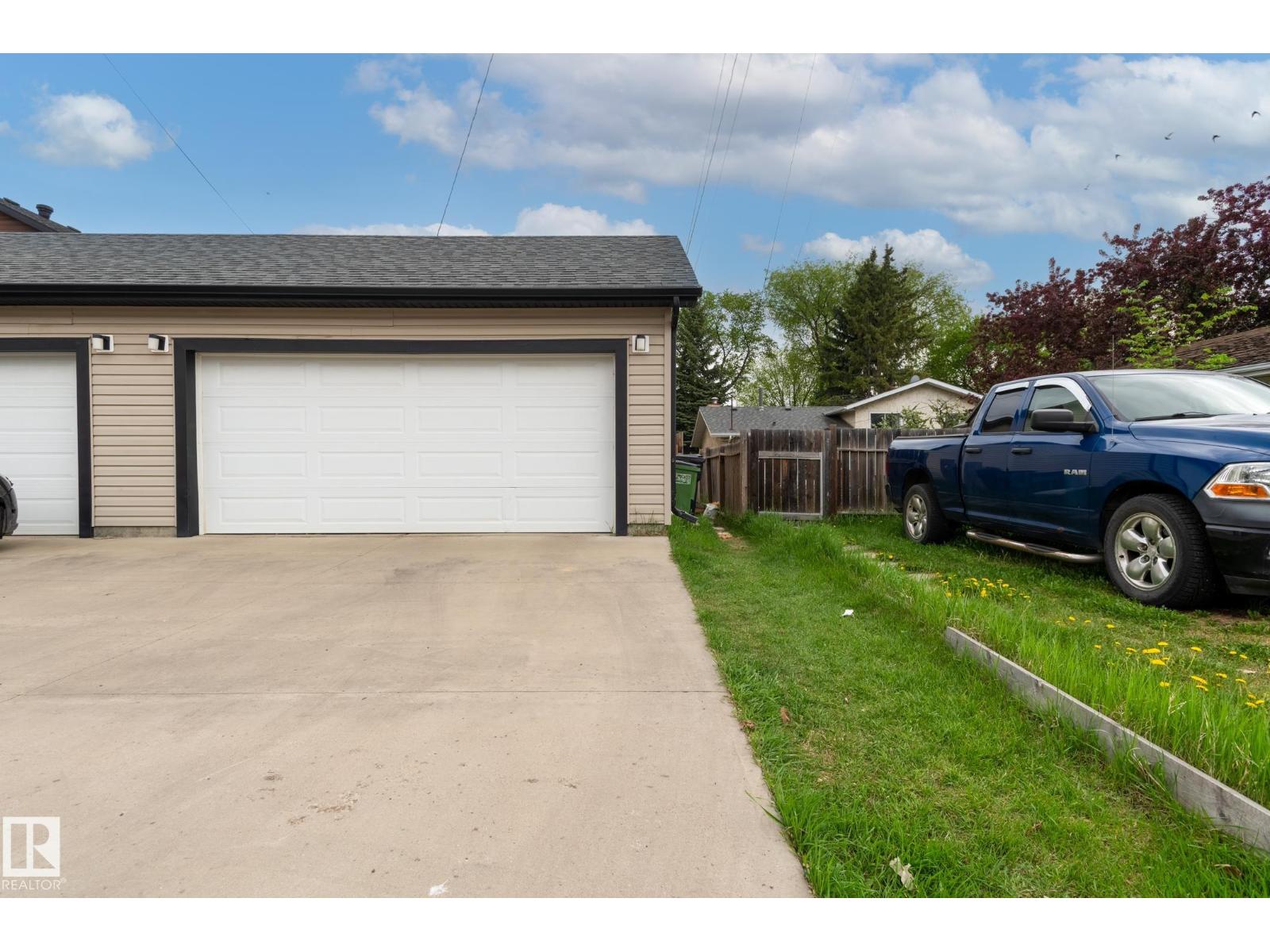 #1 12042 101 ST NW - 35