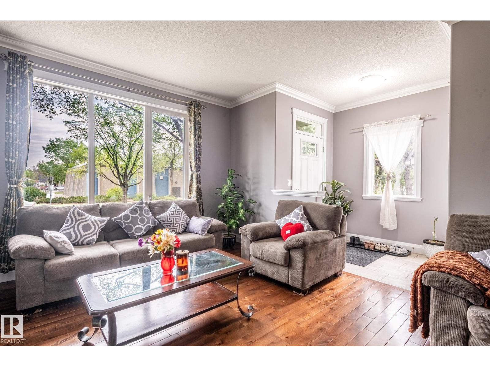 #1 12042 101 ST NW - 6