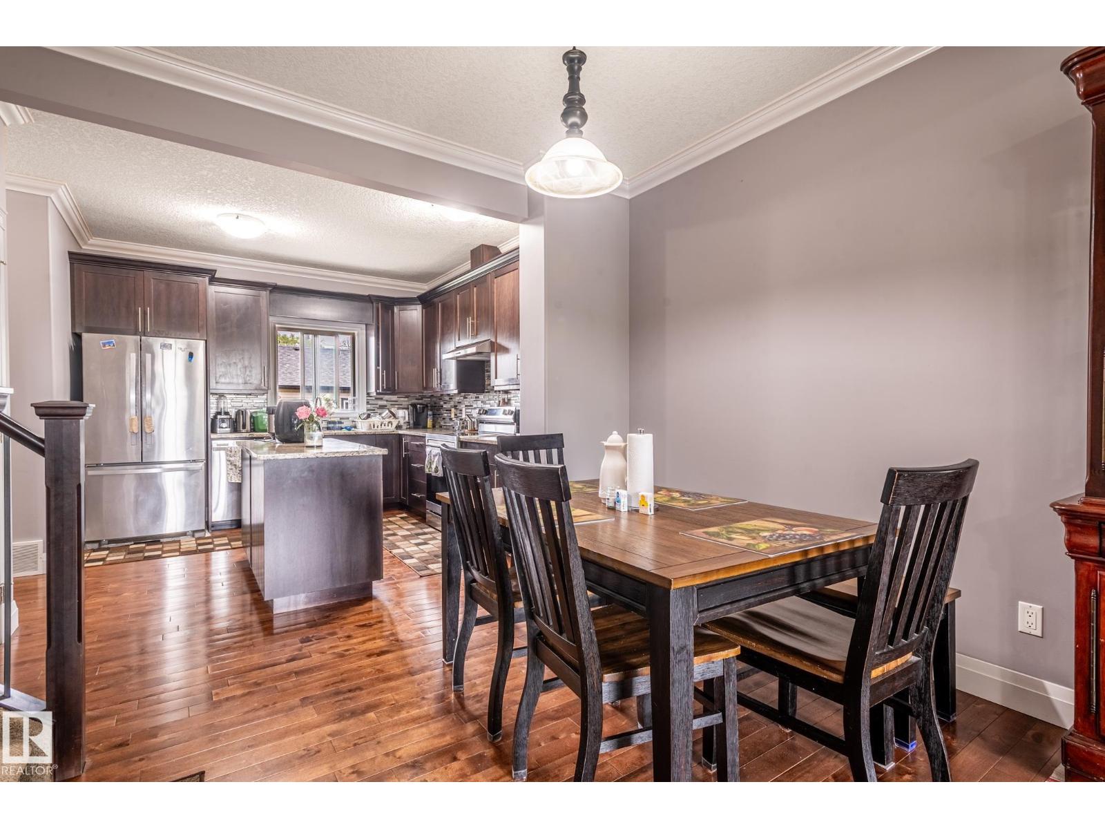 #1 12042 101 ST NW - 8