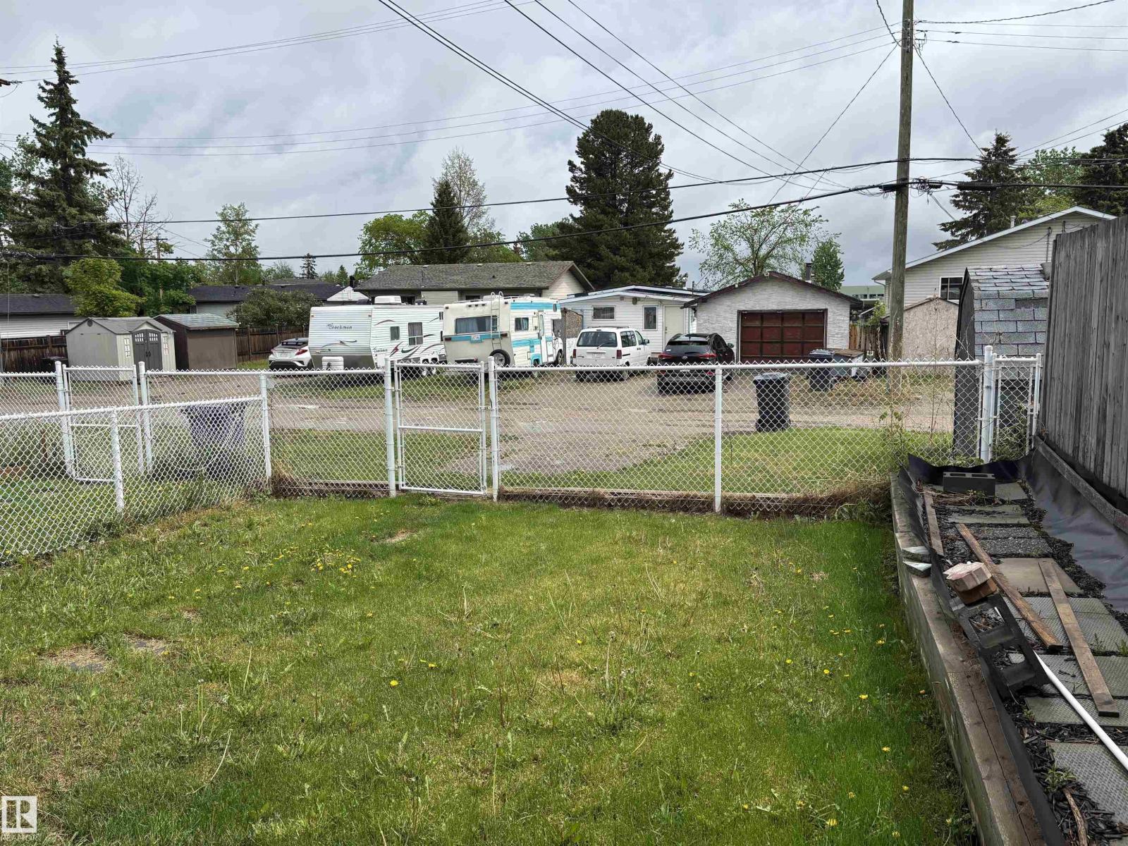 4921 44 Street — photo 15