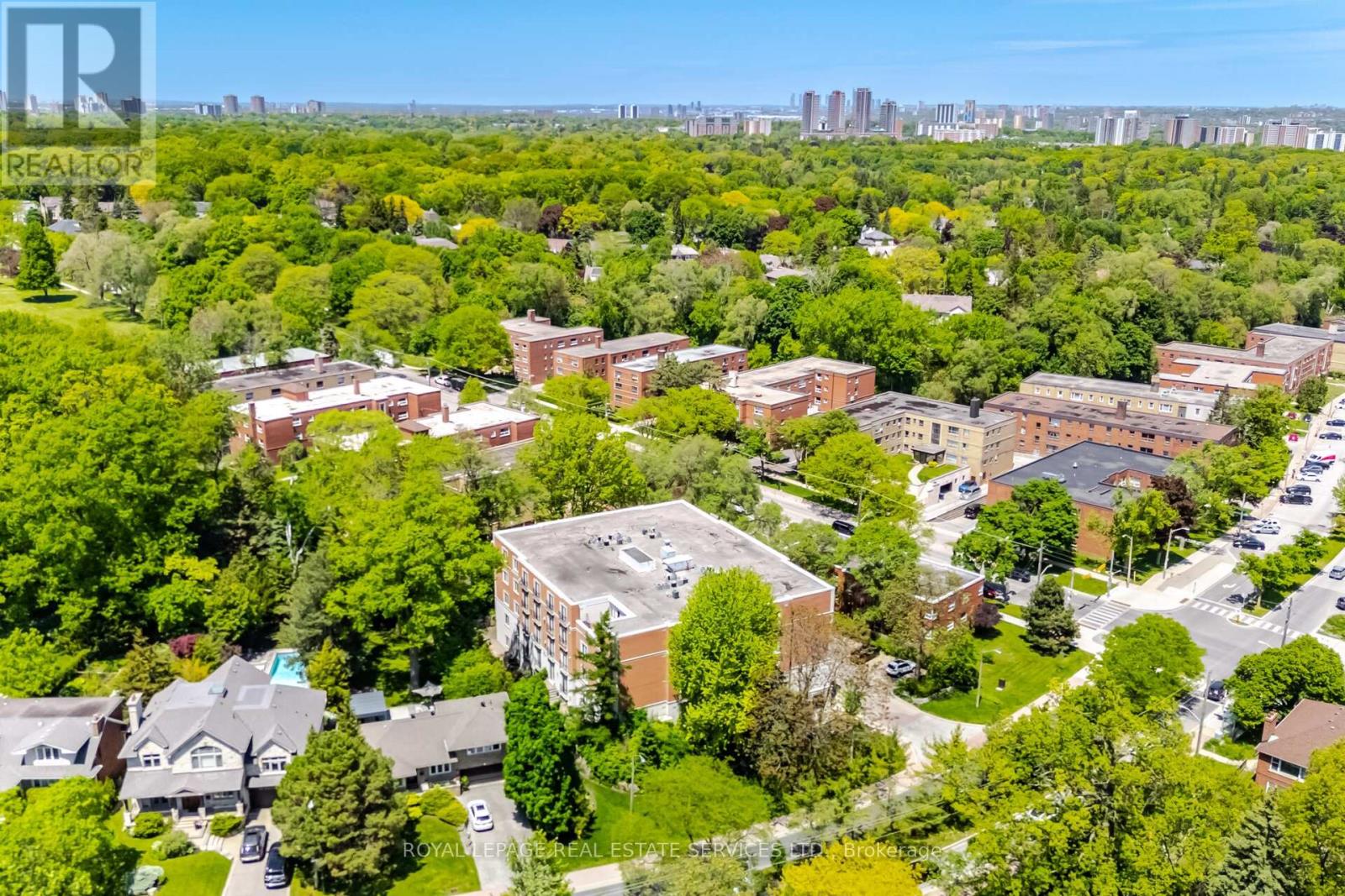 #PH403 30 ANGLESEY BOULEVARD - 39
