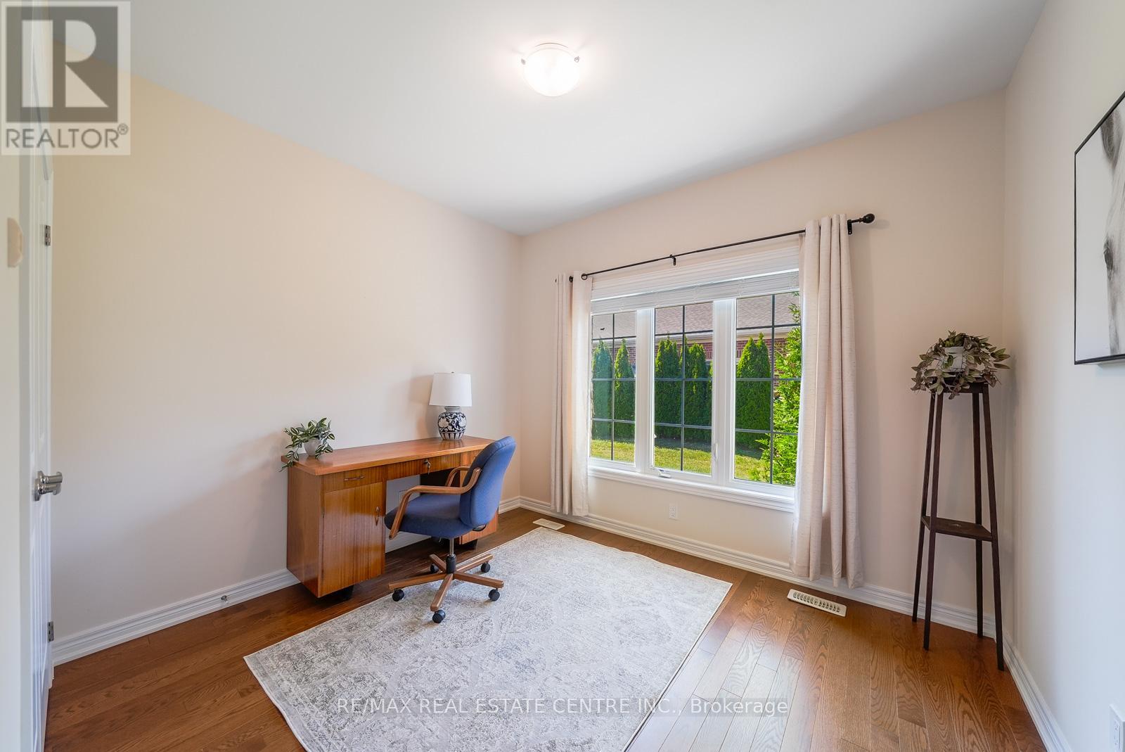 11 OVERLEA DRIVE - 23