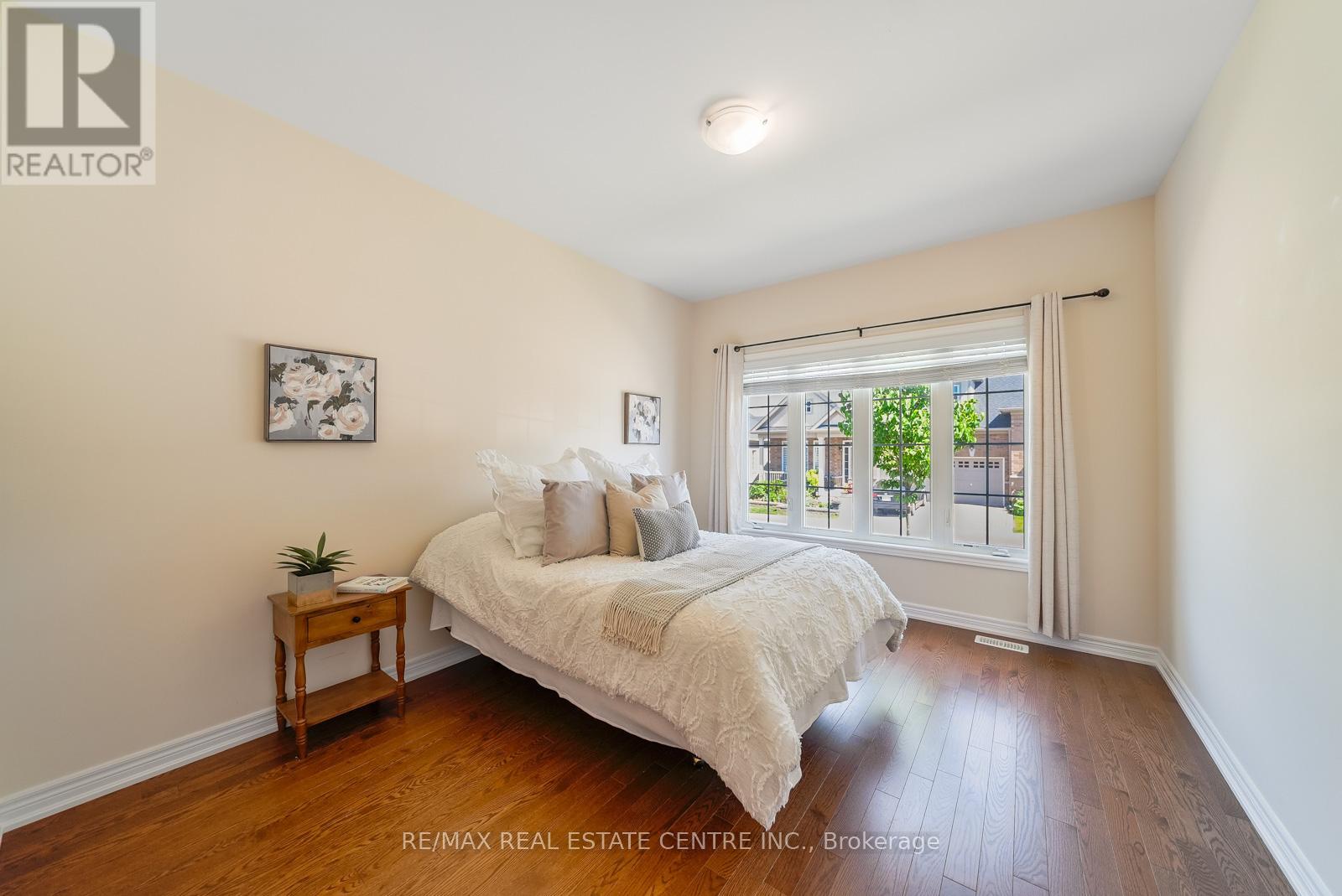 11 OVERLEA DRIVE - 25