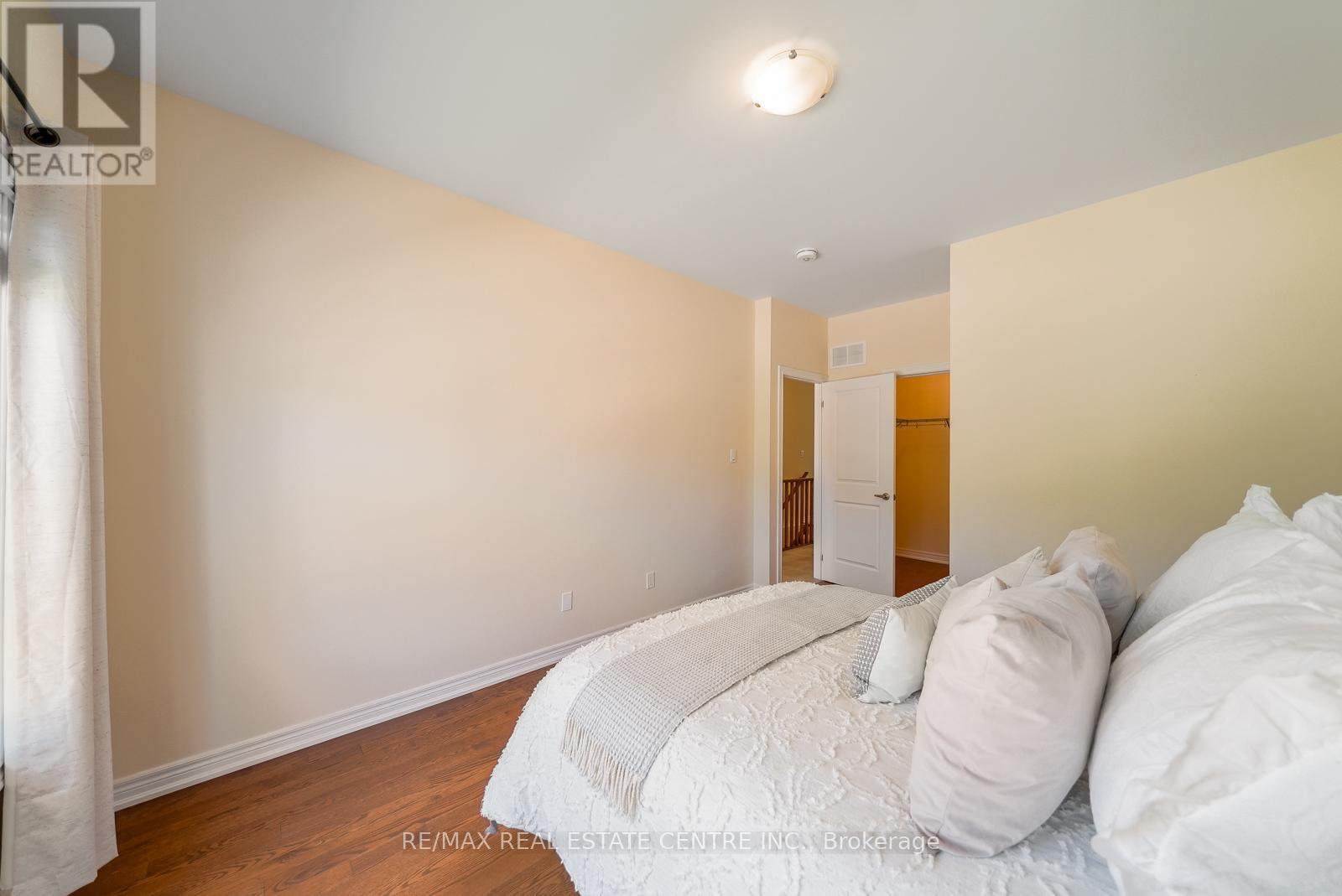 11 OVERLEA DRIVE - 26