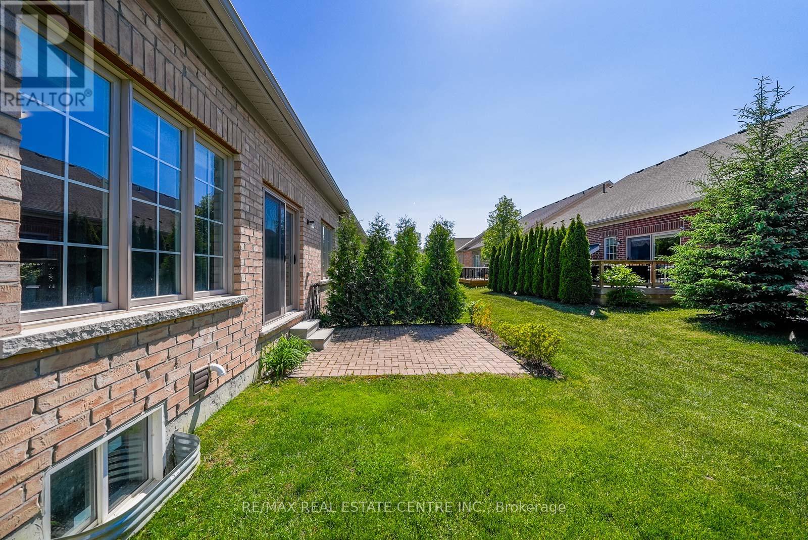 11 OVERLEA DRIVE - 32