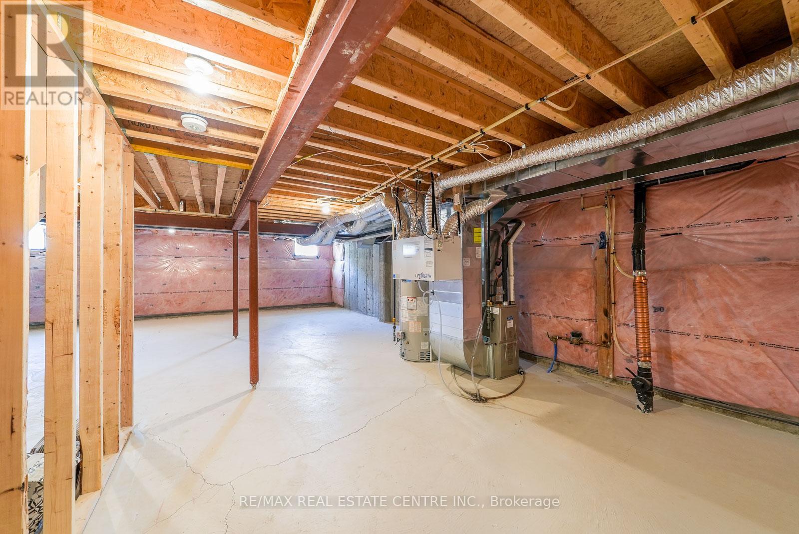 11 OVERLEA DRIVE - 35
