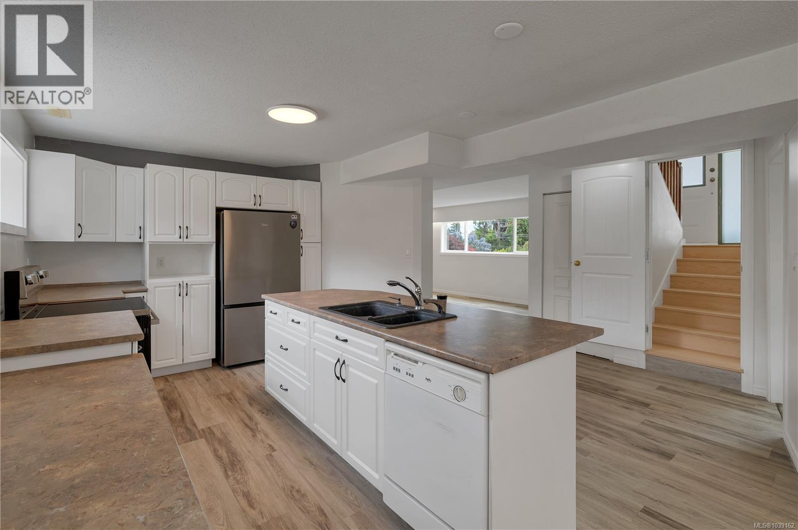 1048 Galerno Rd - 30