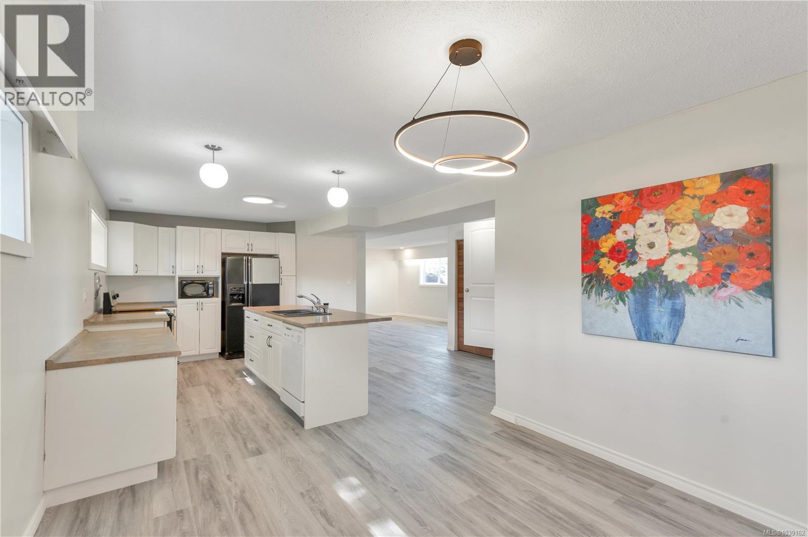 1048 Galerno Rd - 33