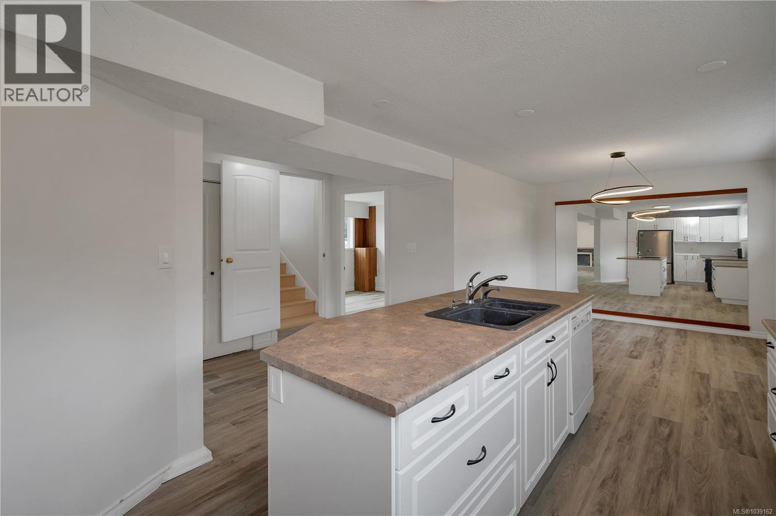 1048 Galerno Rd - 37