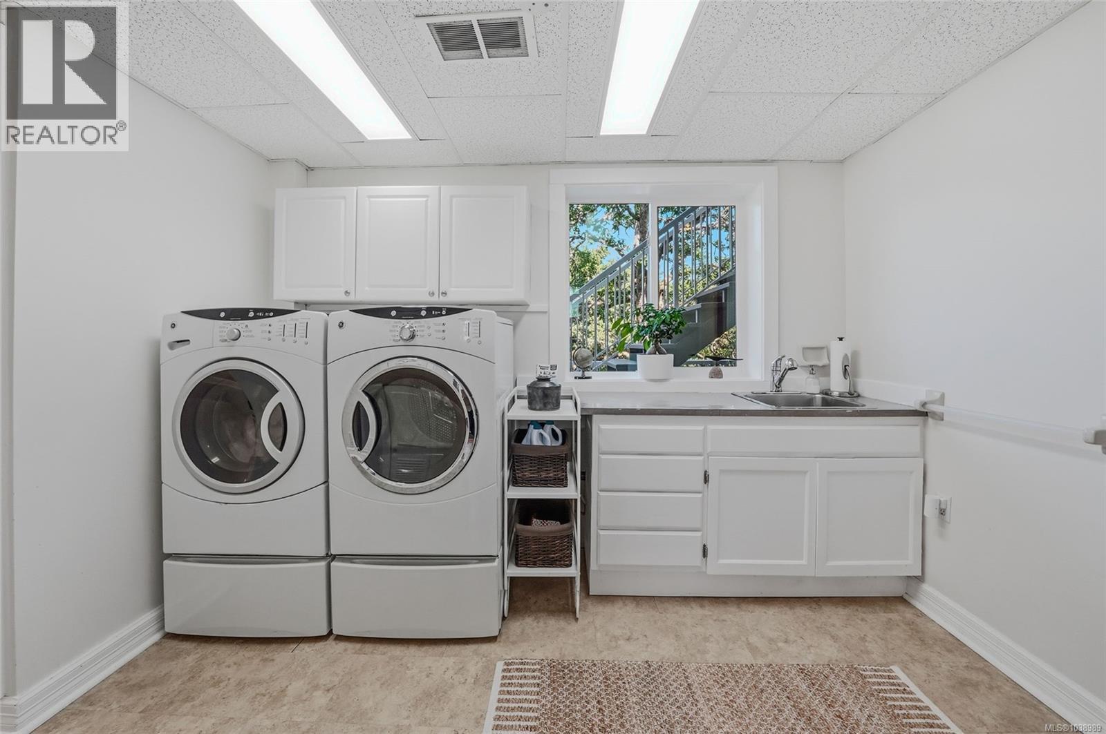 3153 Marion Way - 48