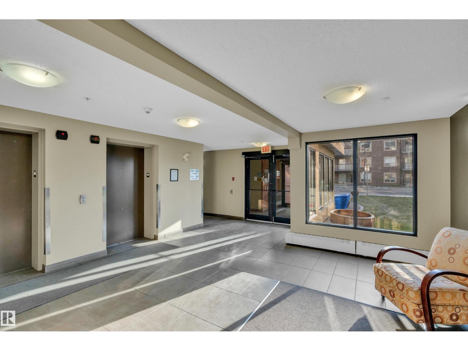 #305 13907 136 ST NW - 4