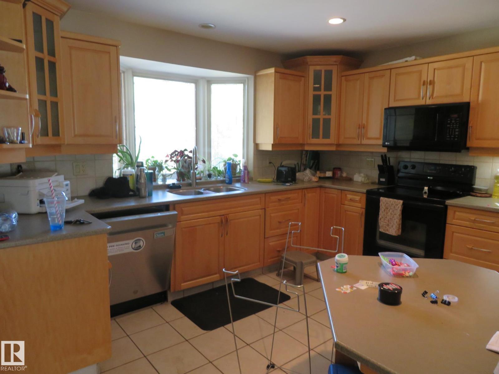 10720 57 AV NW - 14