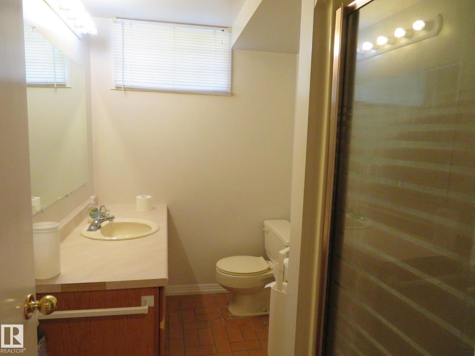 10720 57 AV NW - 30