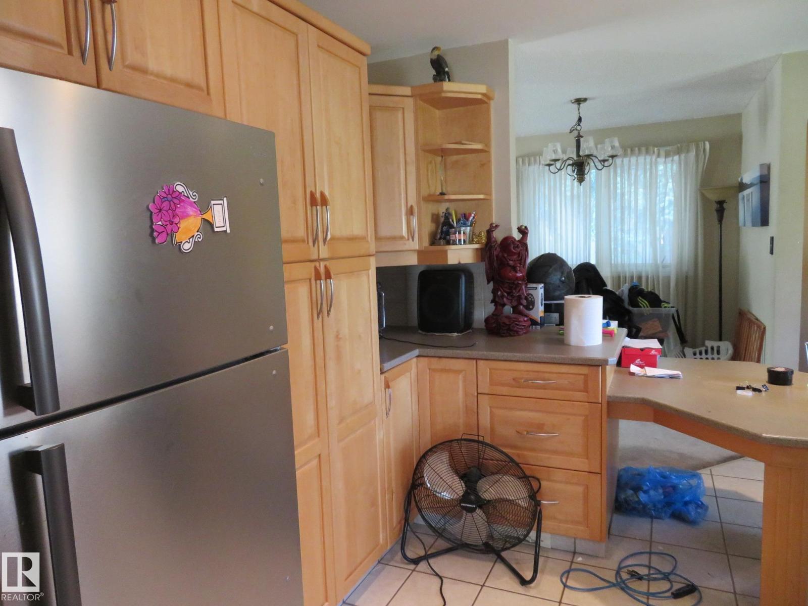 10720 57 AV NW - 15