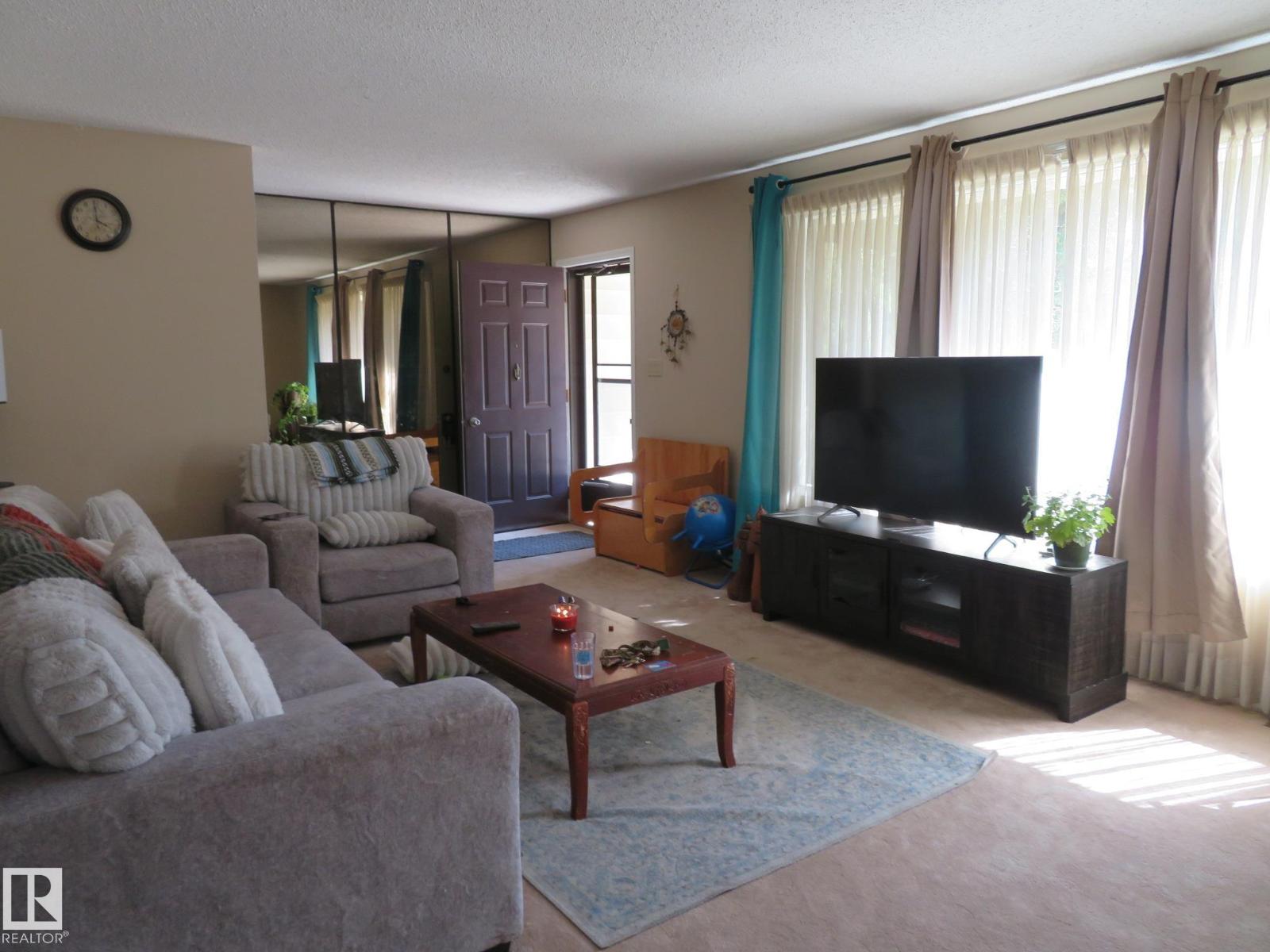 10720 57 AV NW - 21