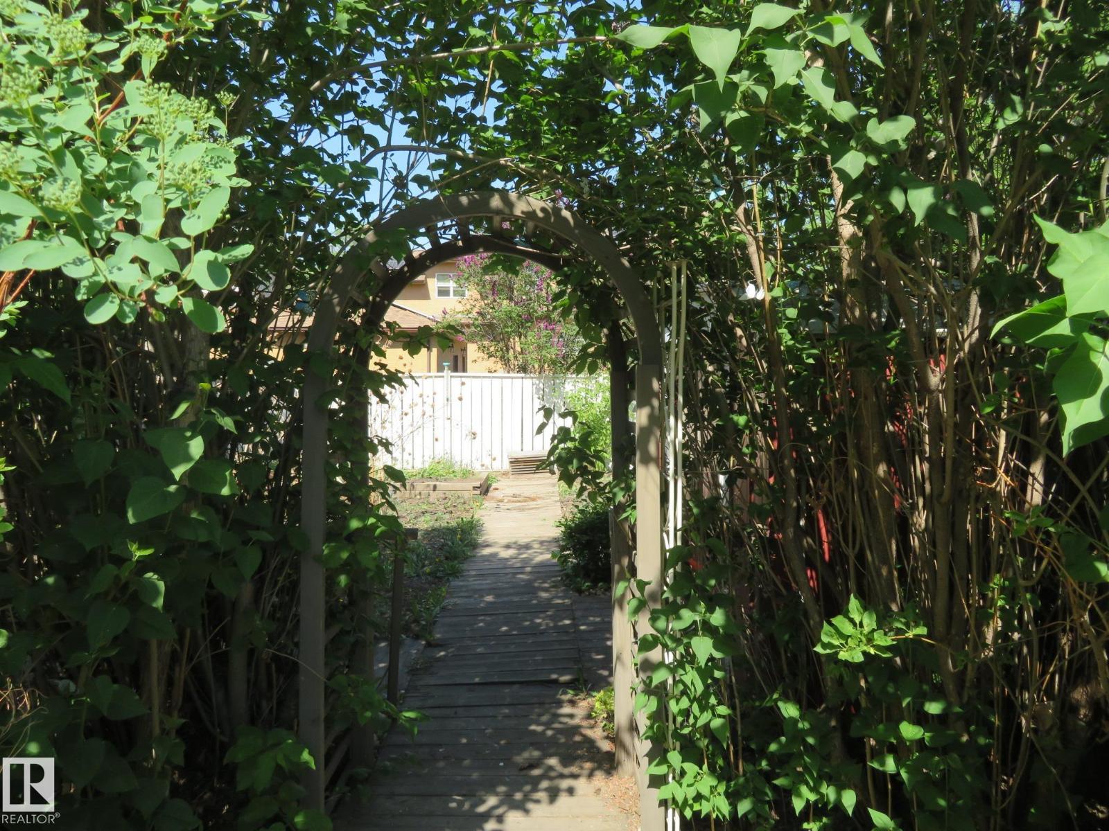 10720 57 AV NW - 7