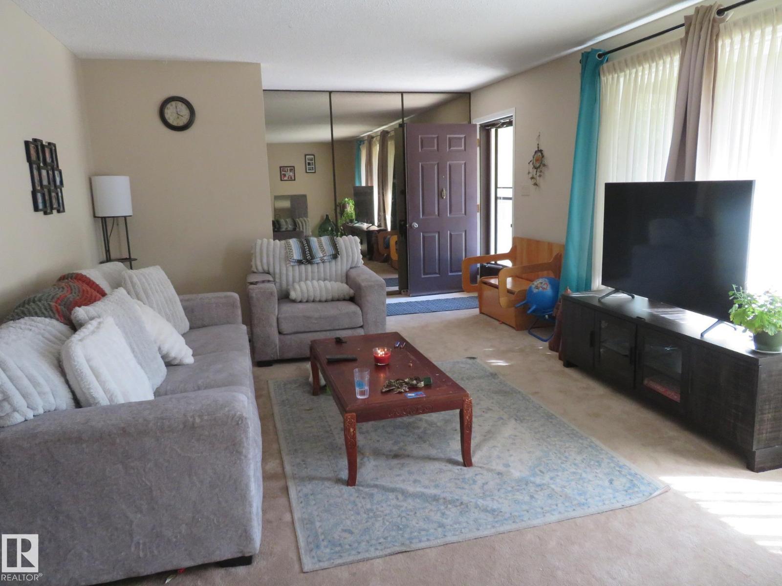 10720 57 AV NW - 20