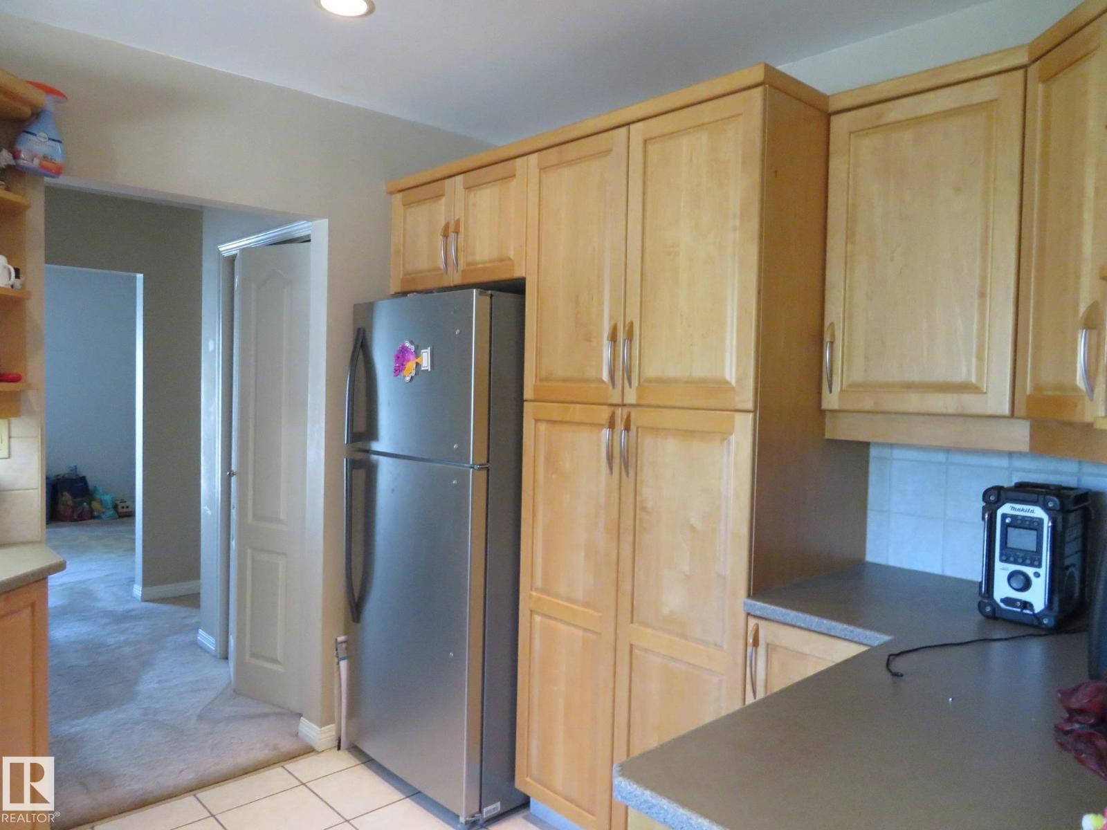 10720 57 AV NW - 17