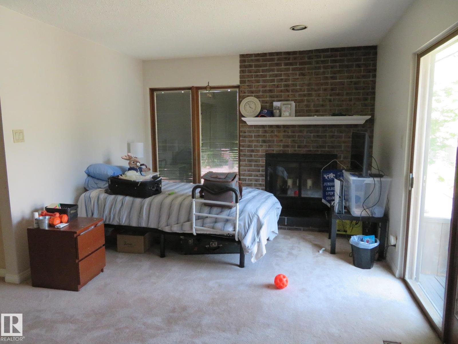 10720 57 AV NW - 24