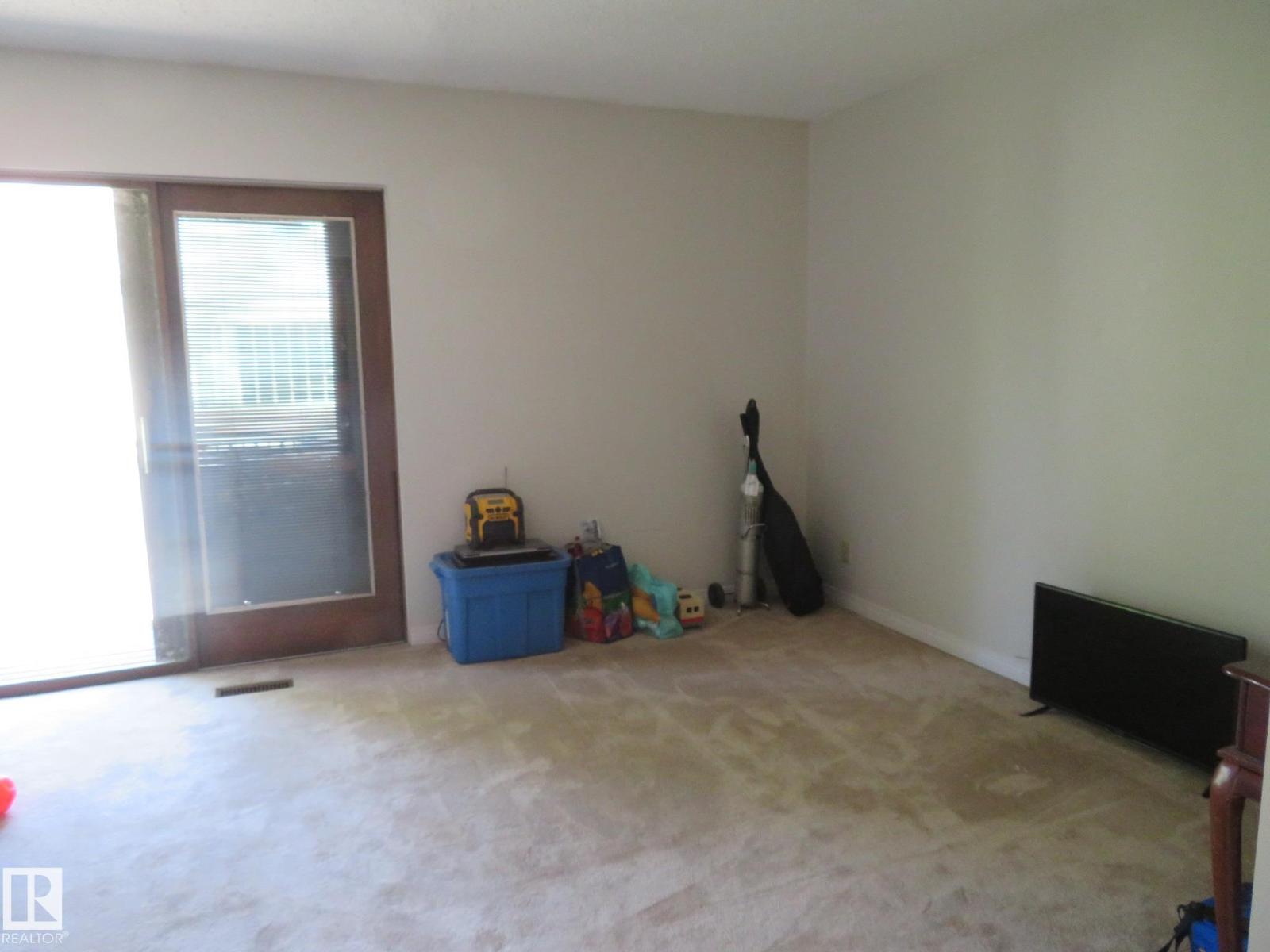 10720 57 AV NW - 26