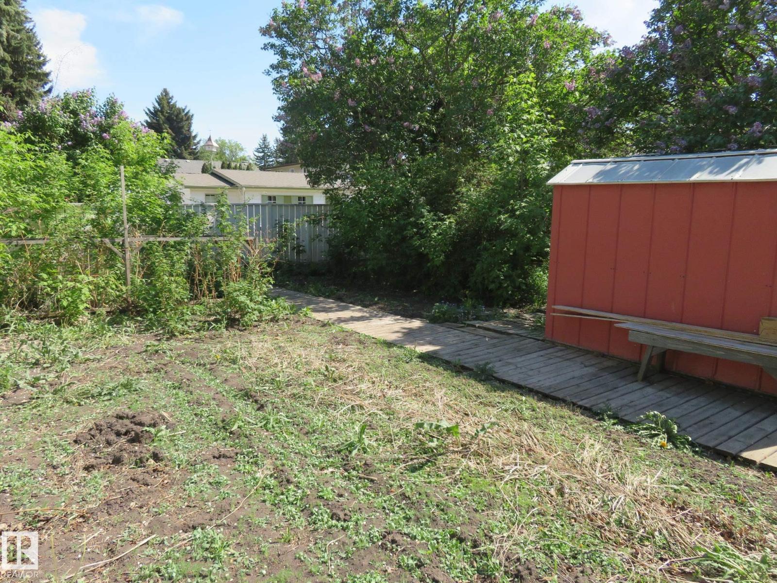 10720 57 AV NW - 8