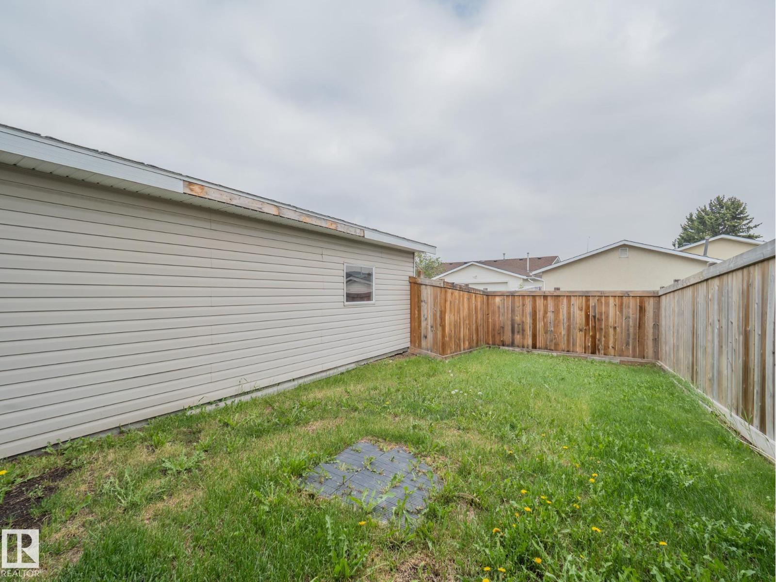 14207 117 ST W NW - 43