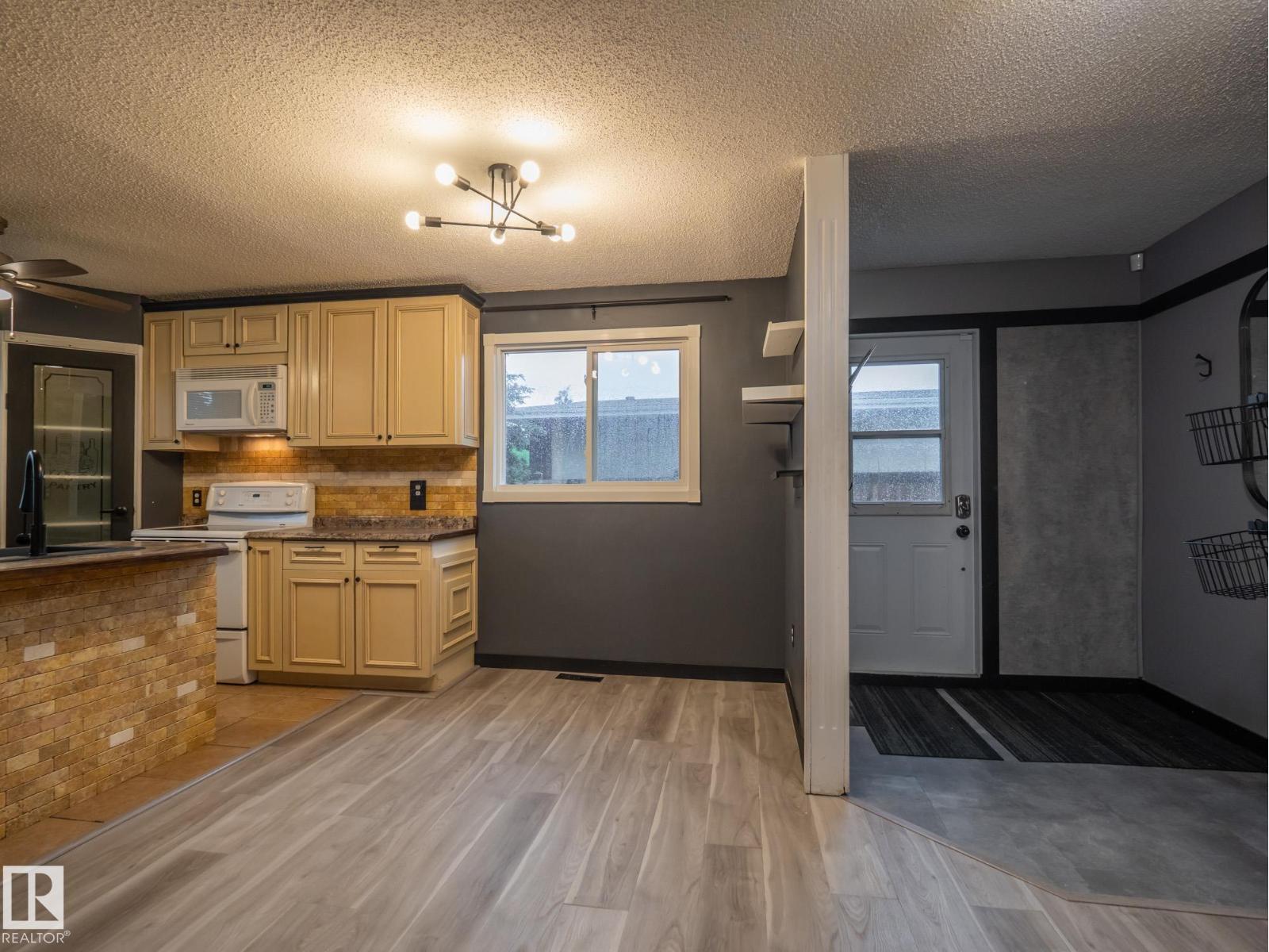 14207 117 ST W NW - 18