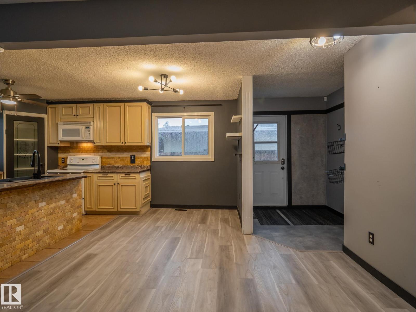 14207 117 ST W NW - 17