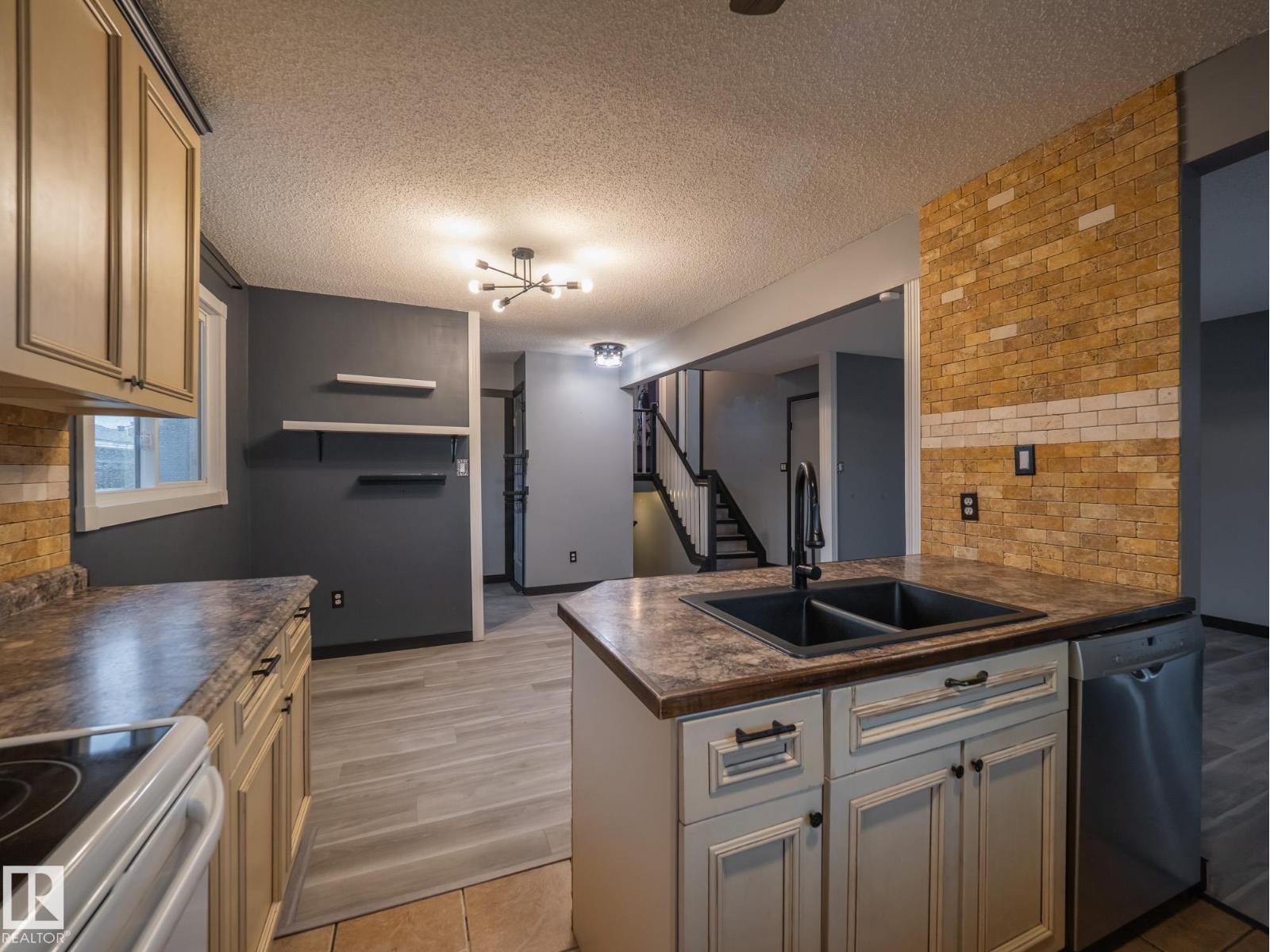 14207 117 ST W NW - 11