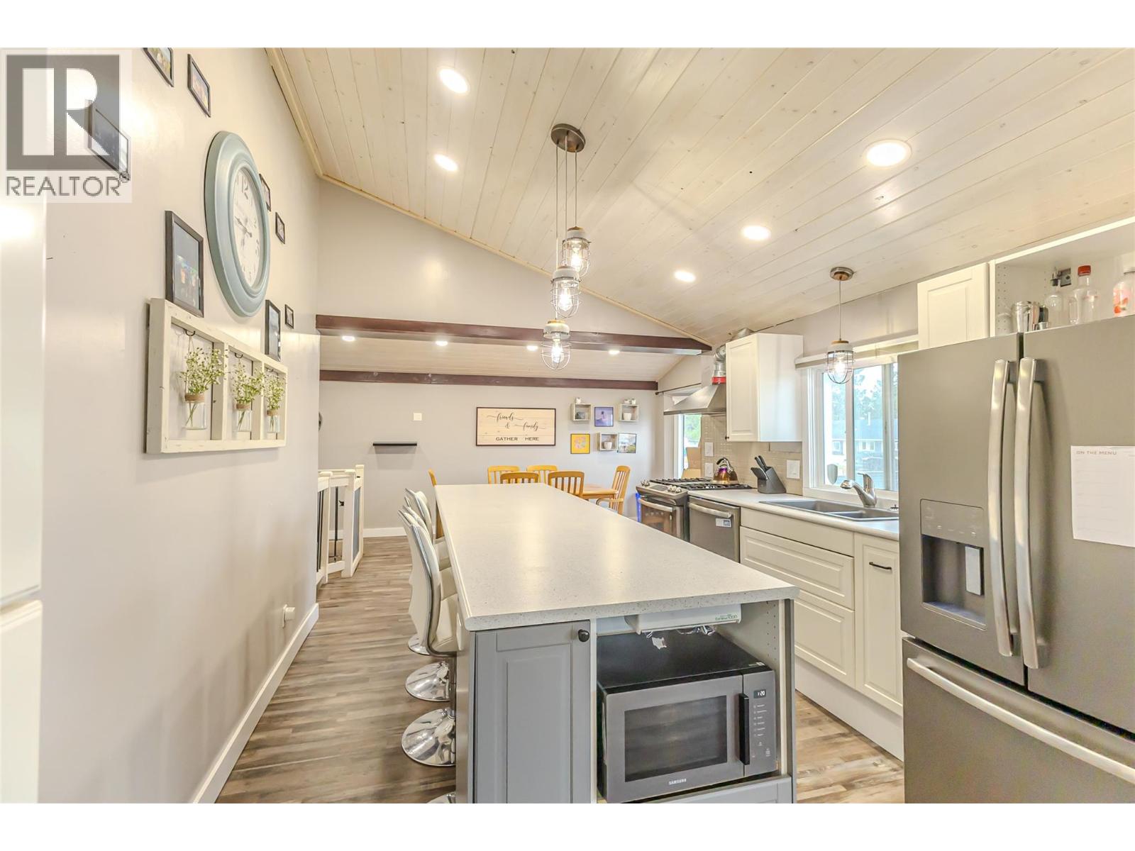1564 109 Avenue - 10