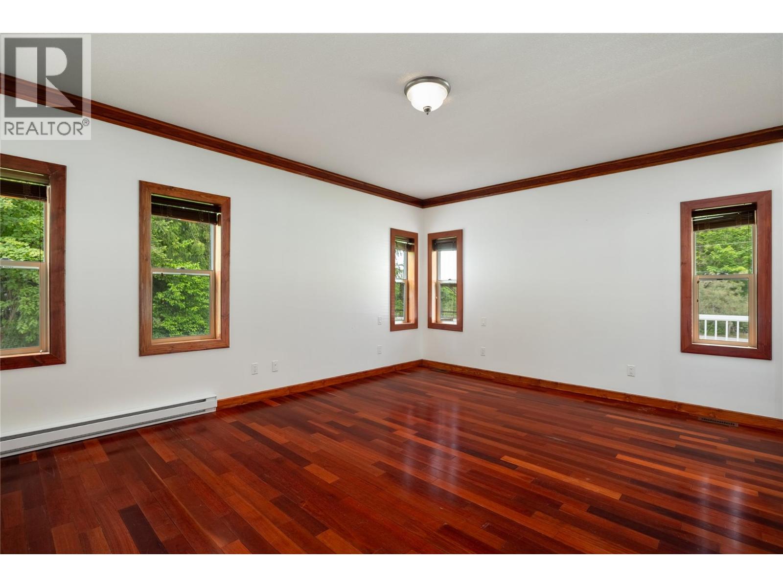 637 Enderby Mabel Lake Road - 32