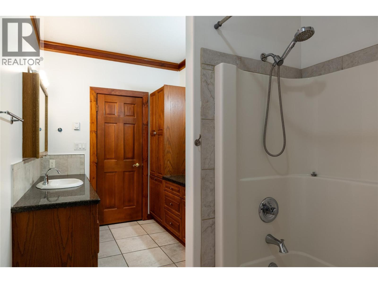 637 Enderby Mabel Lake Road - 39