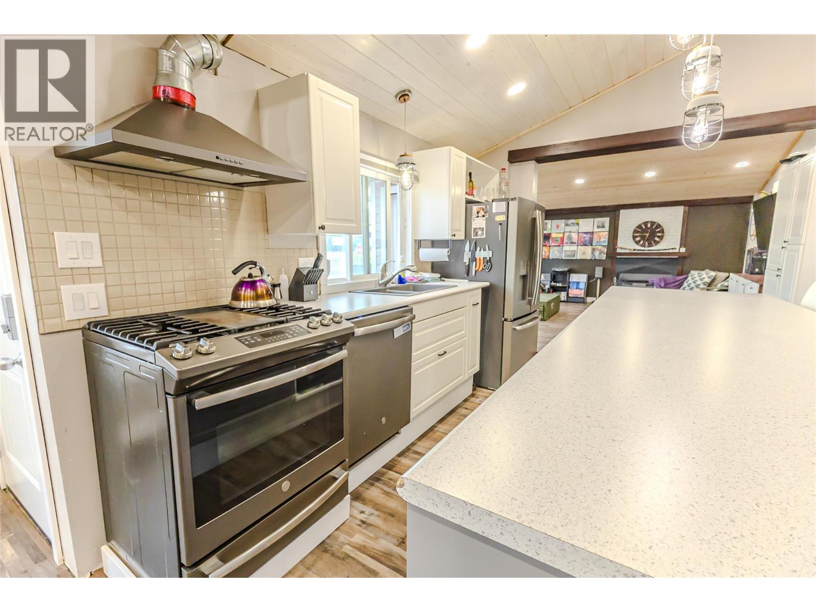 1564 109 Avenue - 13