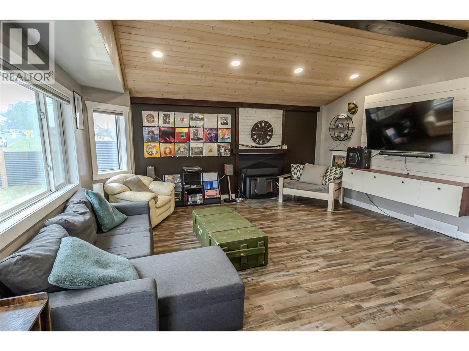 1564 109 Avenue - 4