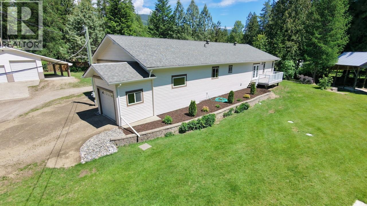  637 Enderby Mabel Lake Road, Enderby