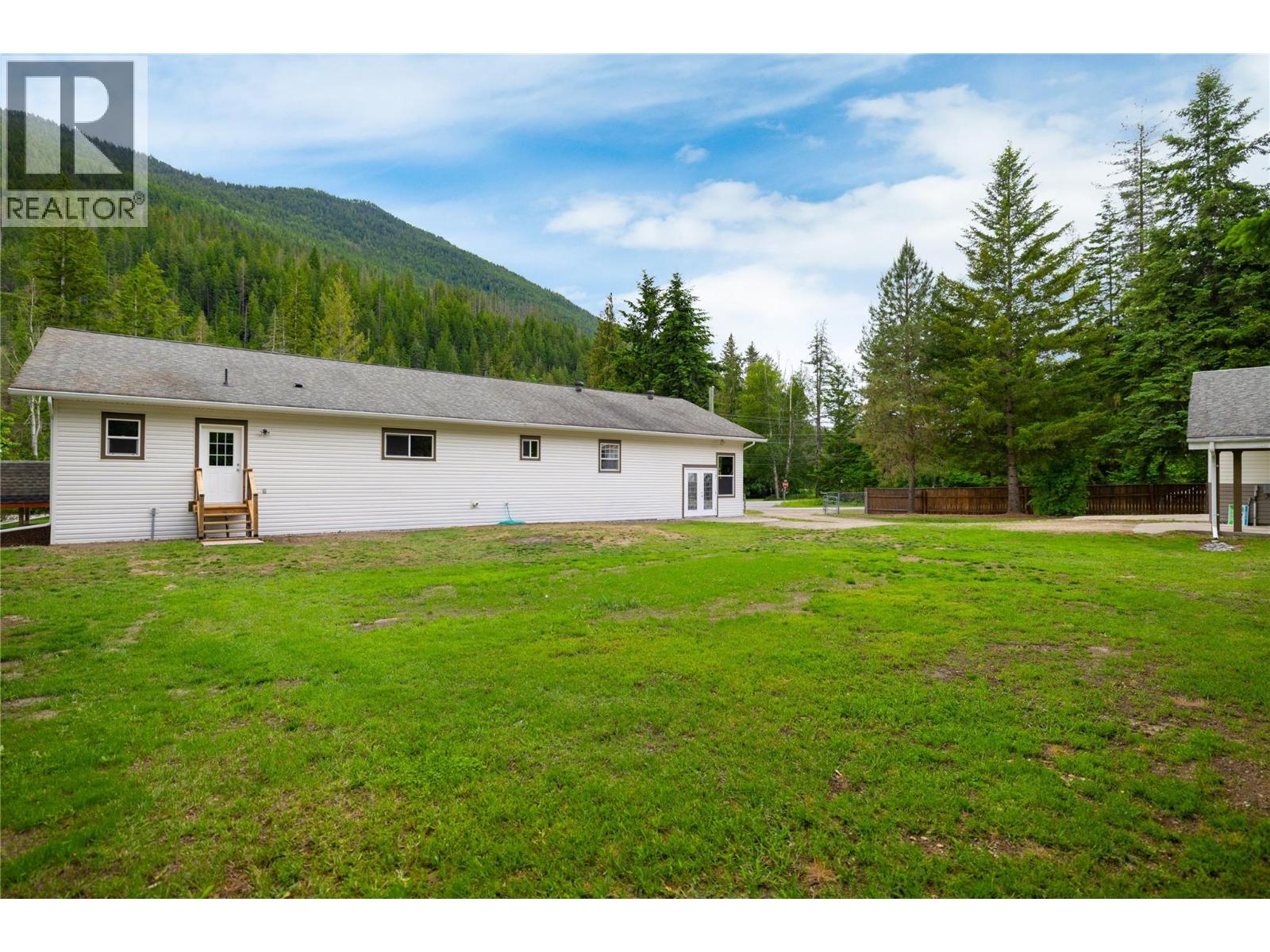 637 Enderby Mabel Lake Road - 5
