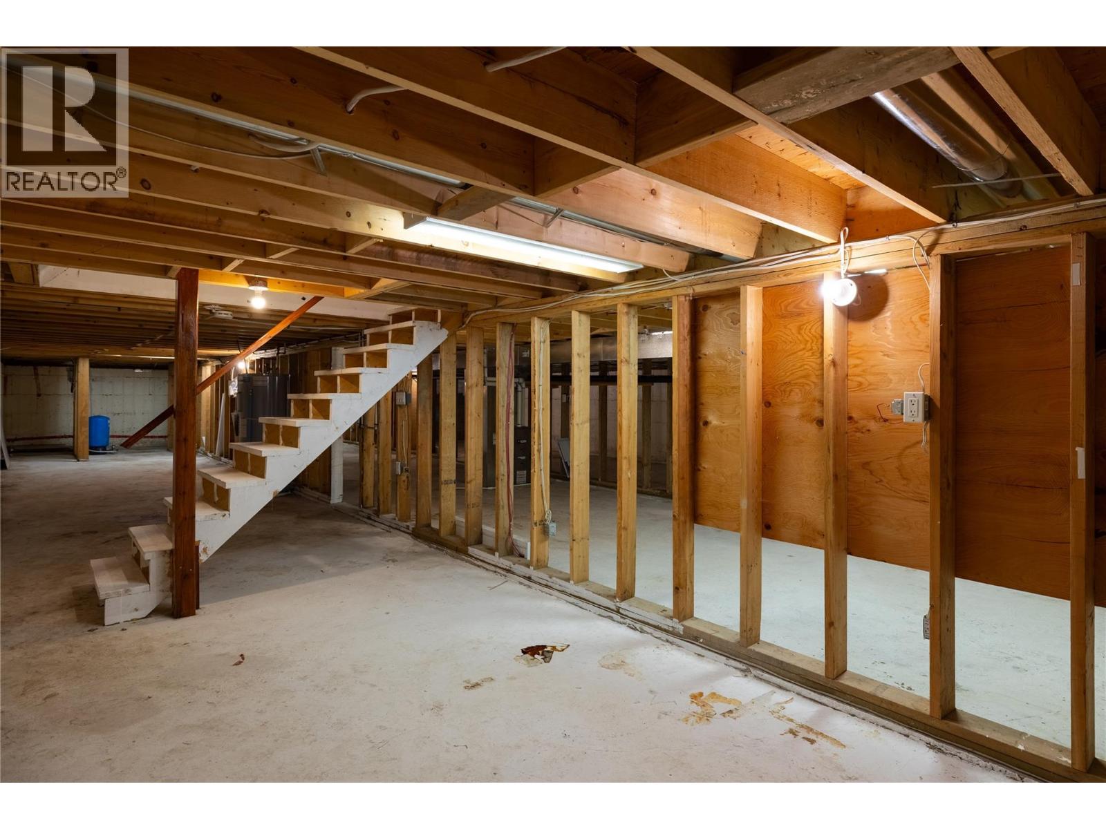 637 Enderby Mabel Lake Road - 46