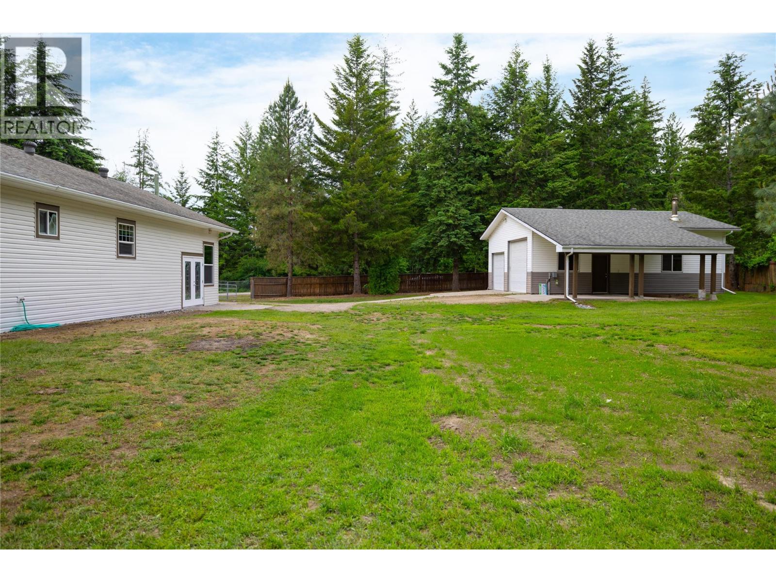 637 Enderby Mabel Lake Road - 15