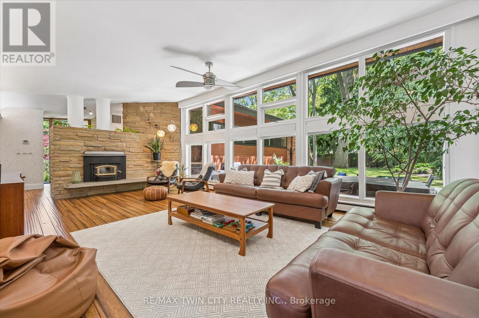 16 PARKWOOD DRIVE - 10