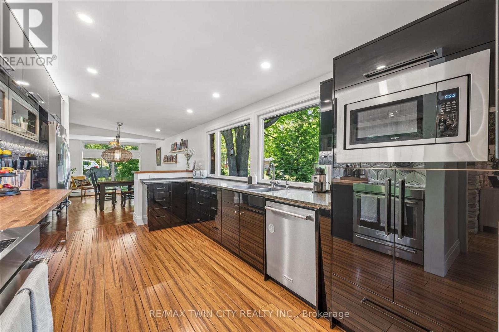 16 PARKWOOD DRIVE - 16