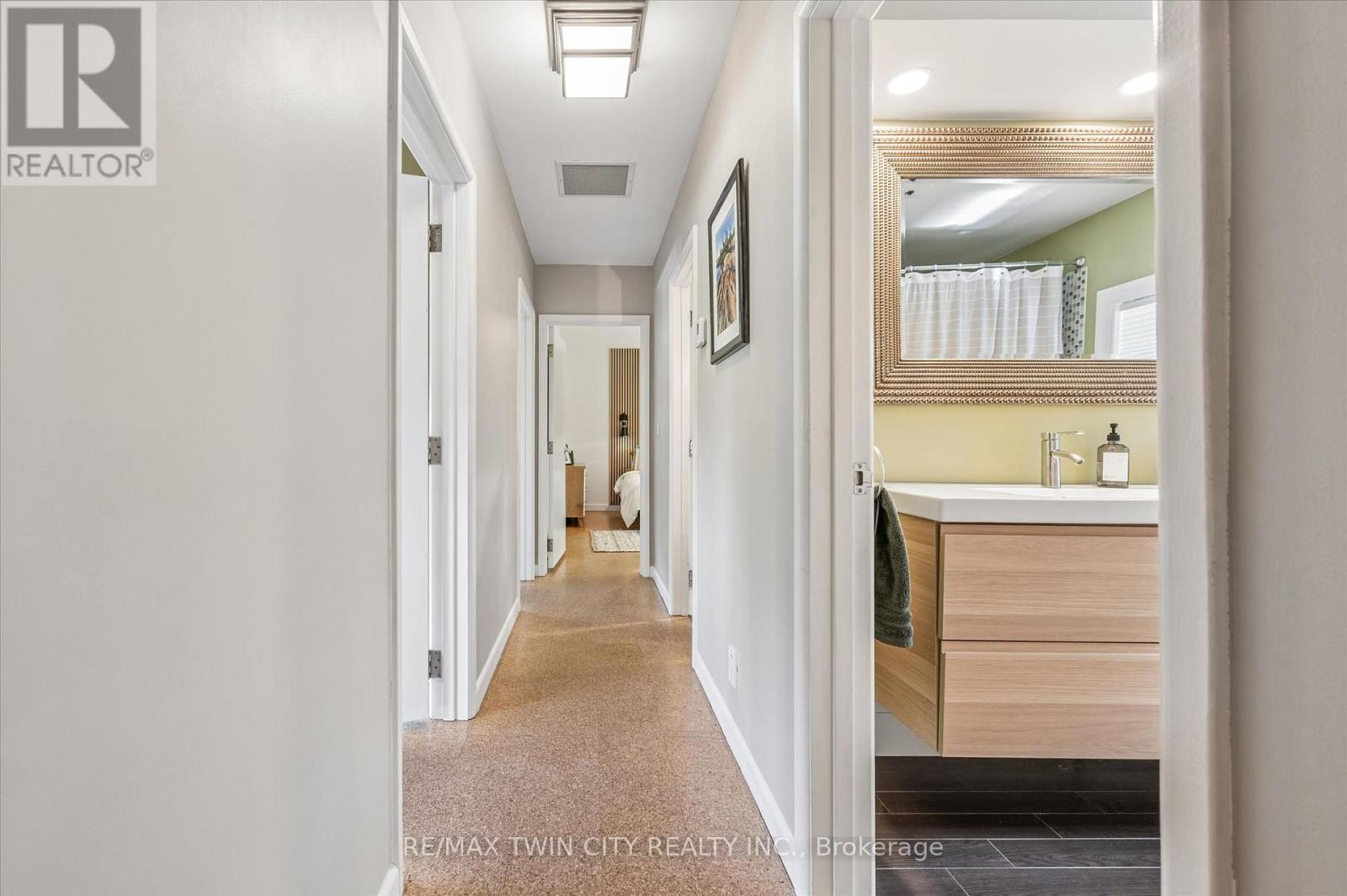 16 PARKWOOD DRIVE - 20