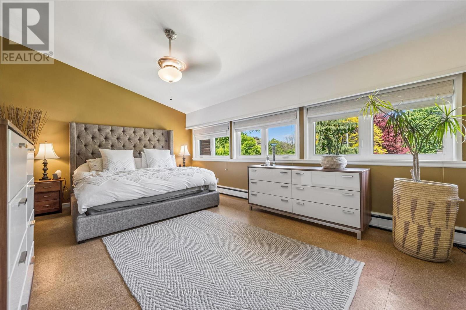 16 PARKWOOD DRIVE - 21