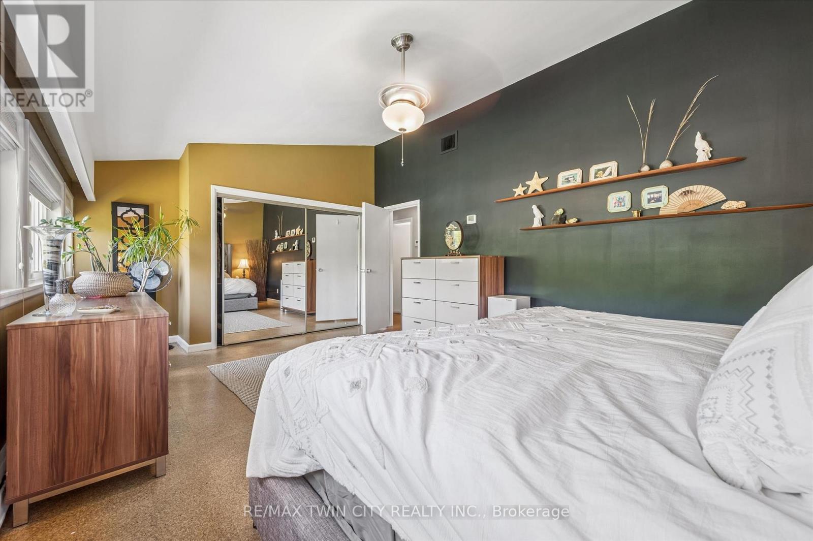 16 PARKWOOD DRIVE - 22