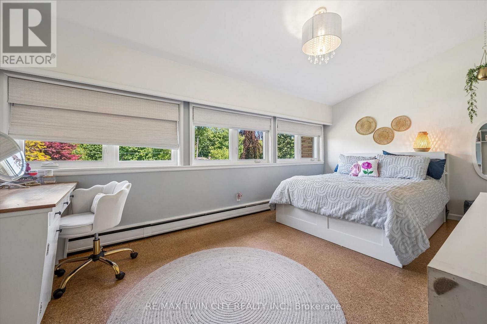 16 PARKWOOD DRIVE - 24