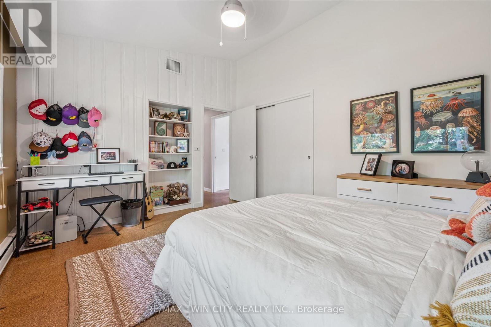 16 PARKWOOD DRIVE - 29