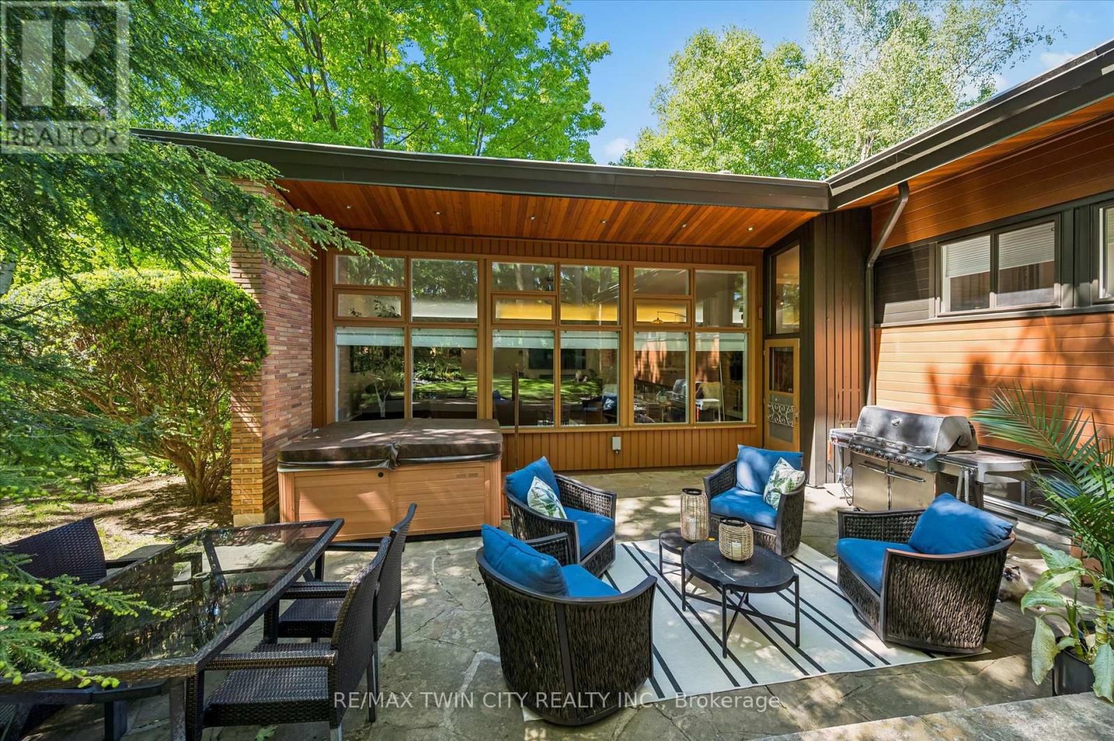 16 PARKWOOD DRIVE - 39